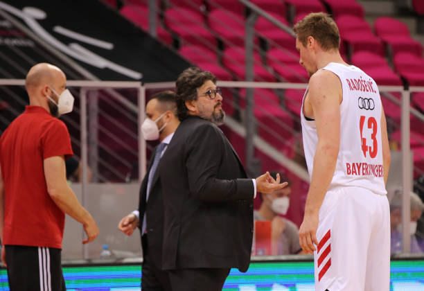 社交媒体上 社交媒体上