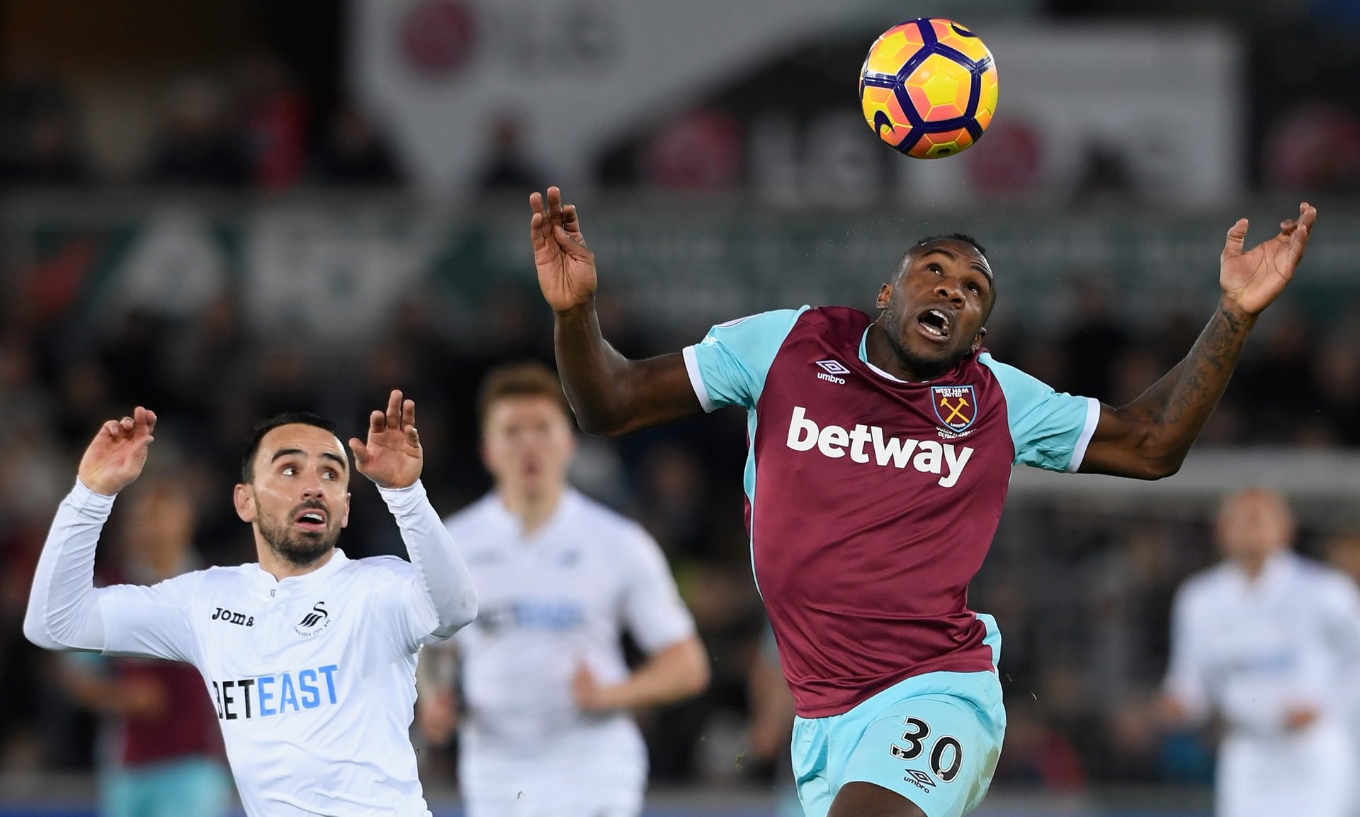 际赛事中屡 际赛事中屡