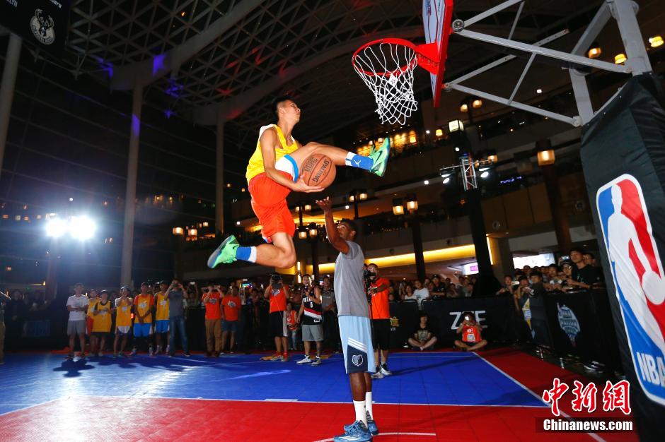 他凭借个人 他凭借个人